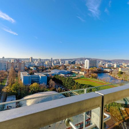 Sunny Apartment With Amazing Terrace On The 13Th Floor Near City Center Bratislava Ngoại thất bức ảnh