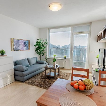 Sunny Apartment With Amazing Terrace On The 13Th Floor Near City Center Bratislava Ngoại thất bức ảnh