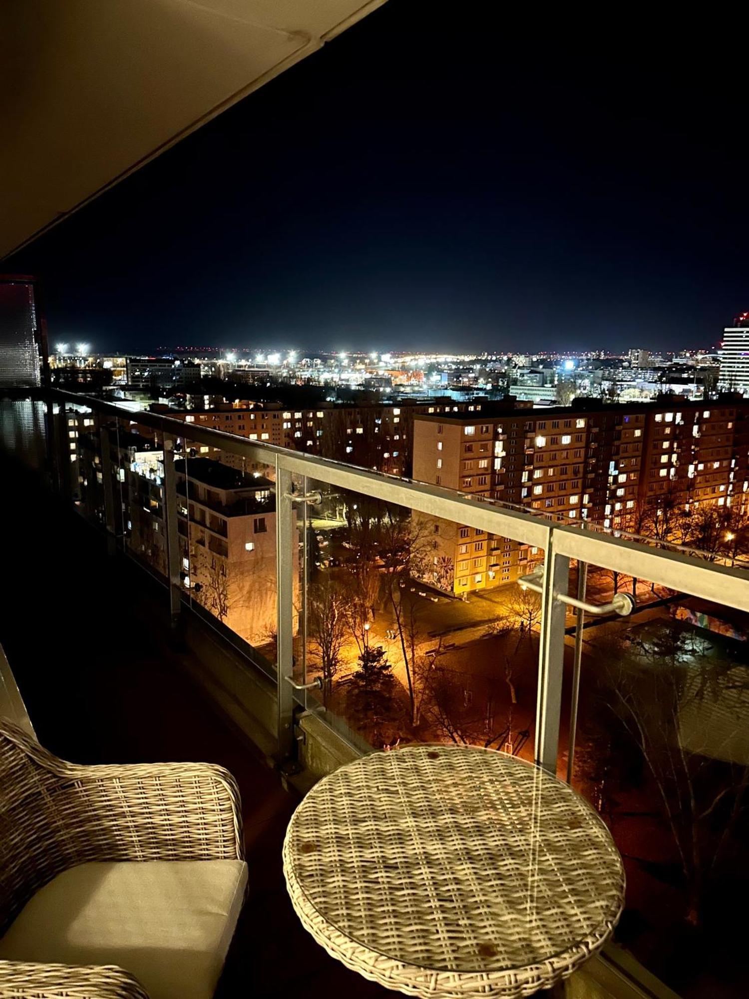 Sunny Apartment With Amazing Terrace On The 13Th Floor Near City Center Bratislava Ngoại thất bức ảnh