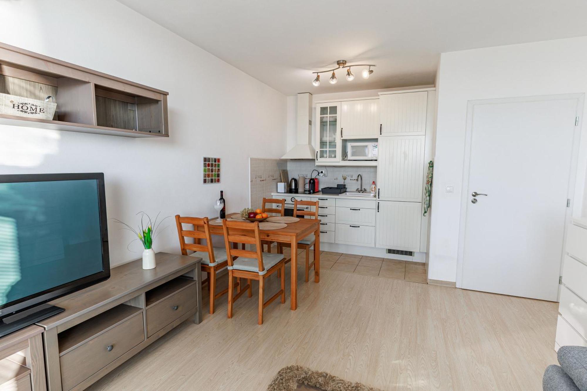 Sunny Apartment With Amazing Terrace On The 13Th Floor Near City Center Bratislava Ngoại thất bức ảnh