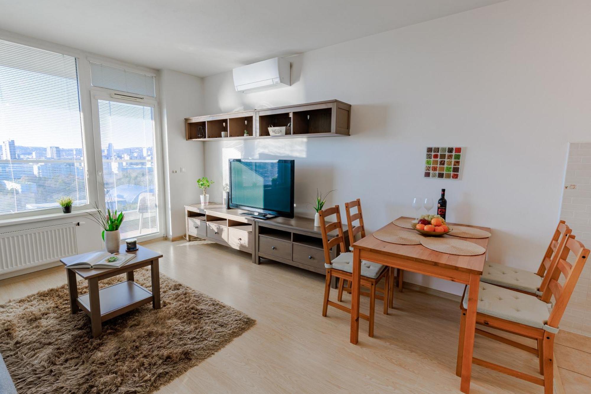 Sunny Apartment With Amazing Terrace On The 13Th Floor Near City Center Bratislava Ngoại thất bức ảnh