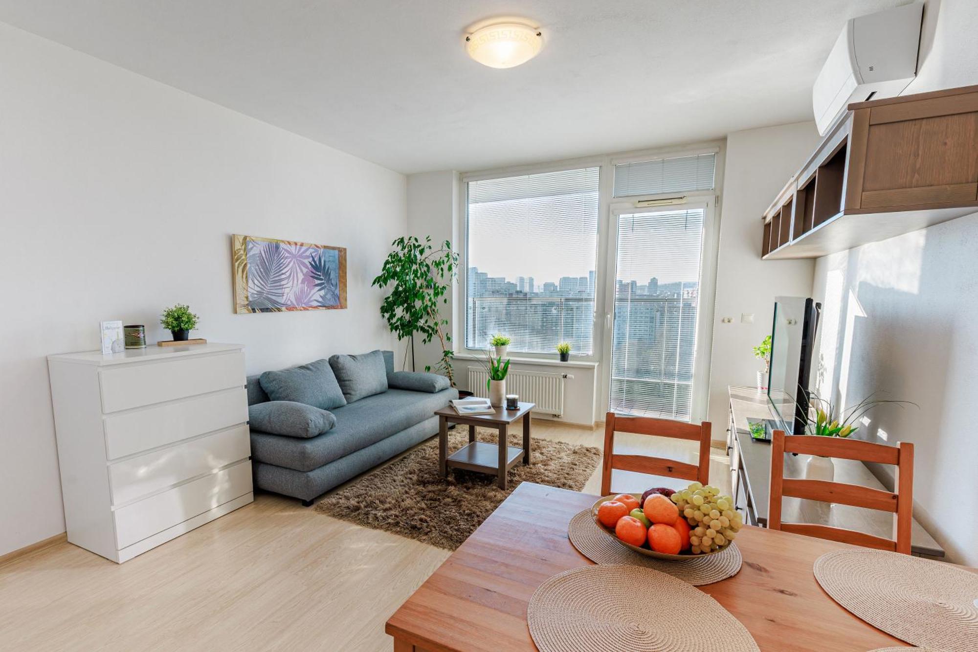 Sunny Apartment With Amazing Terrace On The 13Th Floor Near City Center Bratislava Ngoại thất bức ảnh